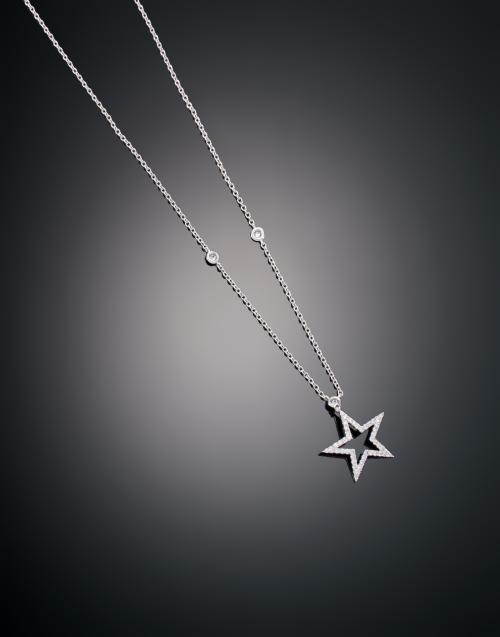 CADENA CON COLGANTE ESTRELLA Y PAVE DE DIAMANTES EN ORO BLA