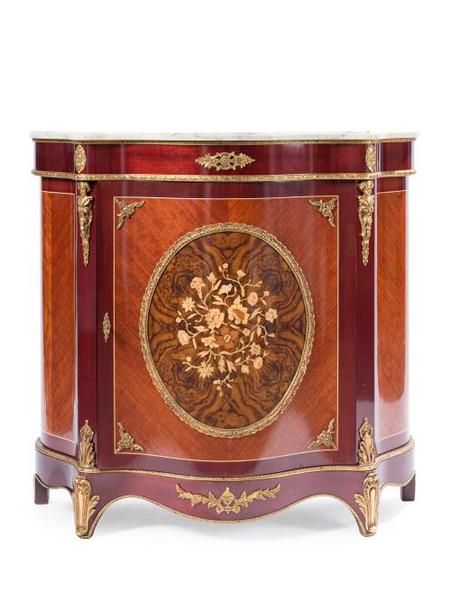 Entredós de estilo francés en madera con puerta central dec
