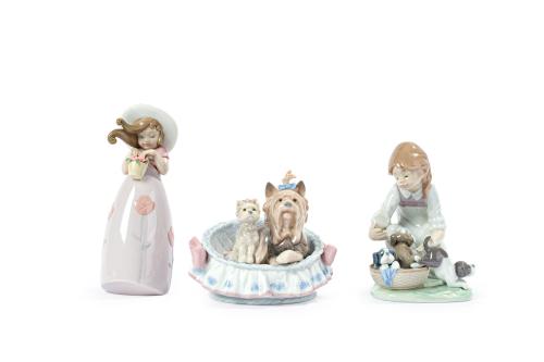 LLADRÓLote de 3 figuras en porcelana esmaltada y vidriada