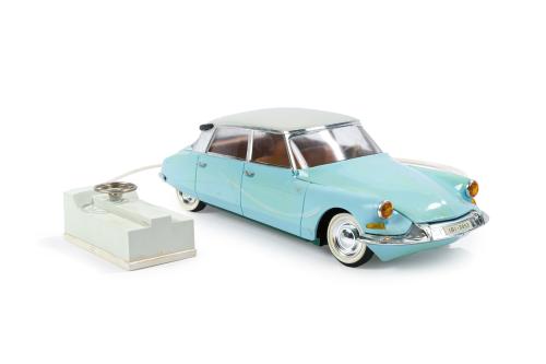 PAYÁ"Coche Citroën DS 19"Jueguete antiguo en hojalata. 