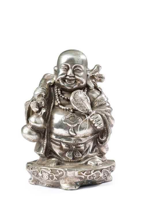 Budai o Buda sonriente en bronce plateado.Simboliza la ab