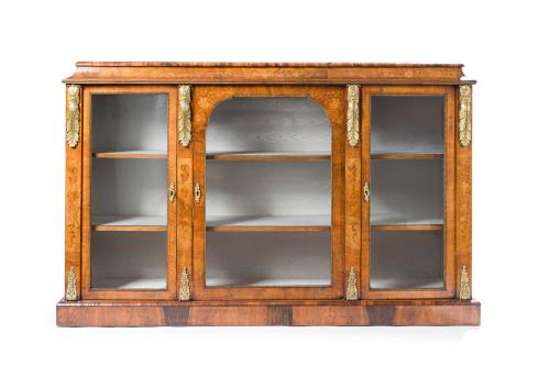 Mueble aparador estilo holandés, ca. 1900En madera de nog