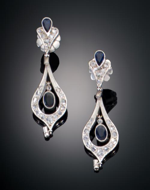 PENDIENTES ESTILO ART DECÓ CON DIAMANTES Y ZAFIROS EN ORO B