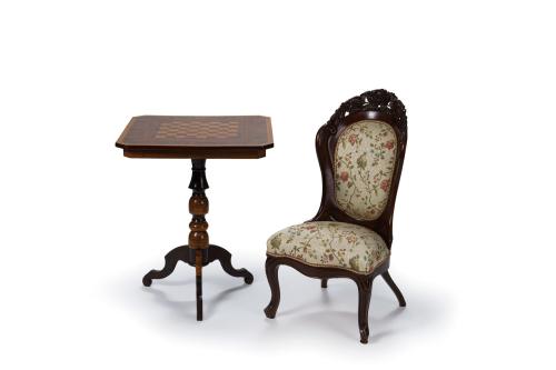 164   -  <p><span class="object_title">Mesa de juego, s. XIX.</span><br></p>