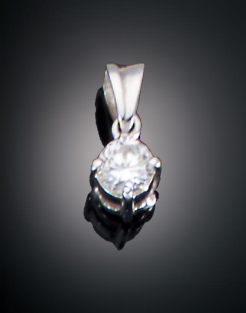 COLGANTE CON DIAMANTE ORO BLANCO 18 KT