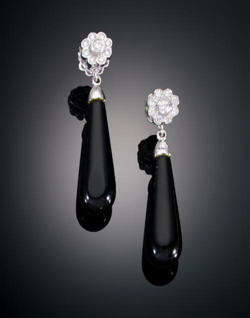 PENDIENTES DOBLES, DESMONTABLES CON DIAMANTES Y ONIX EN ORO