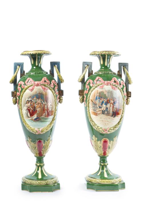Pareja de jarrones en porcelana europea C.1900 Esmaltada 