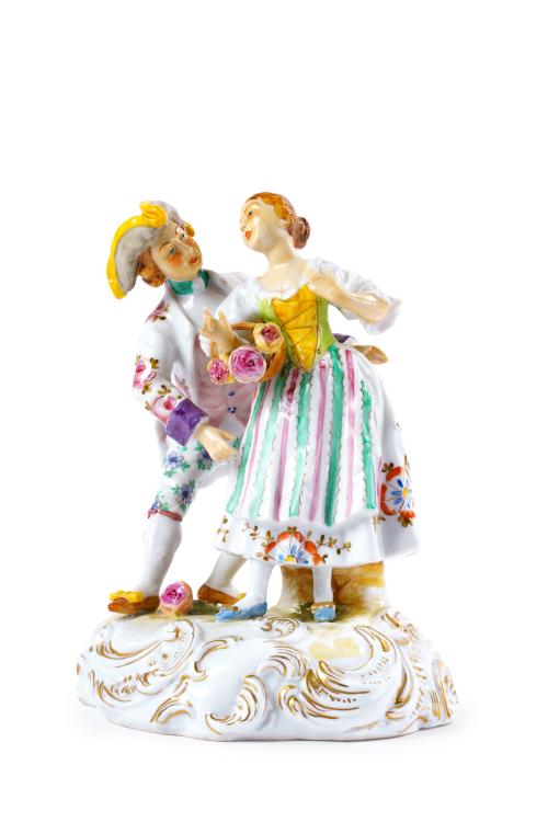 Pareja galante en porcelana europea, C 1950Con decoración