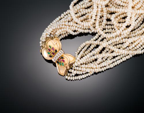 COLLAR DE PERLITAS CULTIVADAS Y CIERRE CON DIAMANTES, ESMER