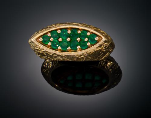 SORTIJA VAN CLEEF CON ESMERALDA EN ORO AMARILLO DE 18 KT.