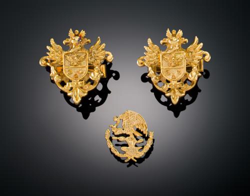 SET DE GEMELOS Y PIN CON ESCUDO IMPERIAL EN ORO AMARILLO DE