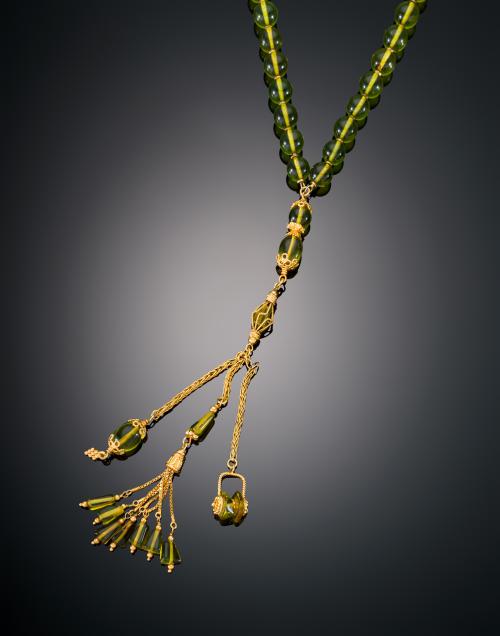 ROSARIO CON CUENTAS VERDE EN ORO AMARILLO DE 18 KT