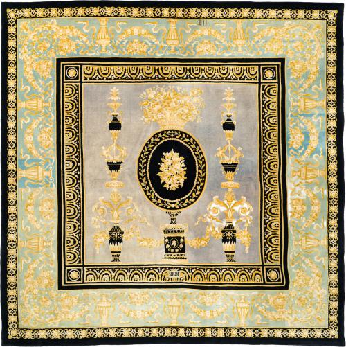 Alfombra española en lana, diseño Versace, con decoración d