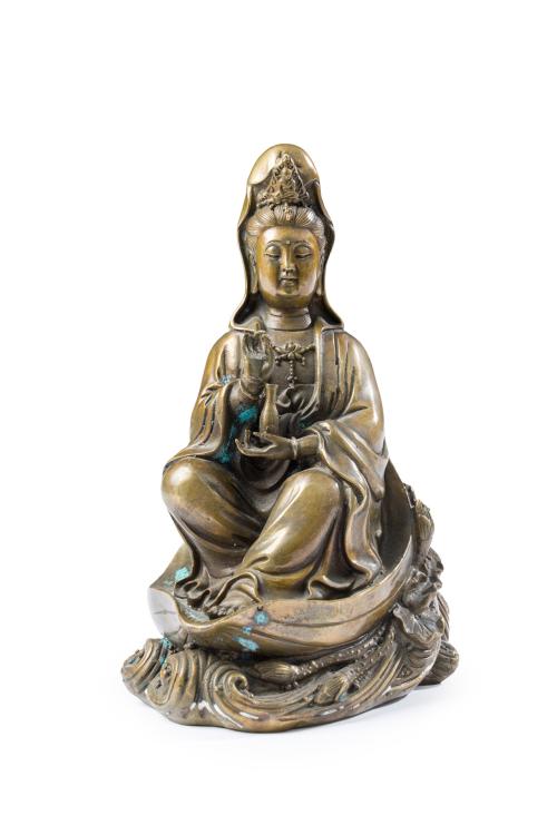 Guanyin en bronce dorado, China, ca. 1900