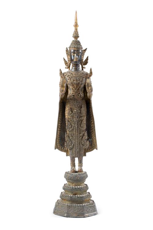 Escultura tailandesa de Buda, ff. s. XIXAtaviado con vest