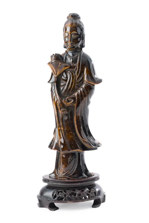 Figura de dama oriental con flor de loto en ojo de tigre, C