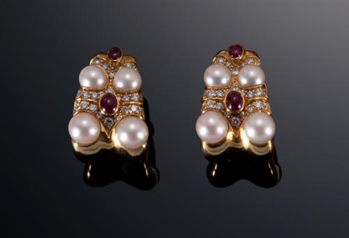 657   -  <p><span class="object_title">Exquisitos pendientes de estilo vintage con rubìes , perlas y diamantes  </span></p>