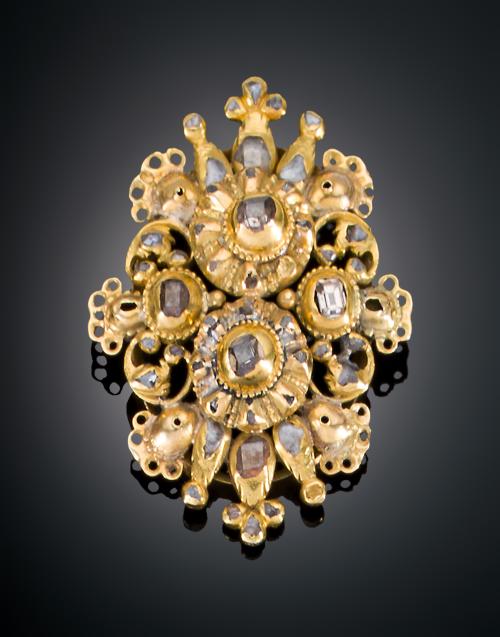 COLGANTE ANTIGUO DE FALLERA CON DIAMANTES EN ORO AMARILLO D