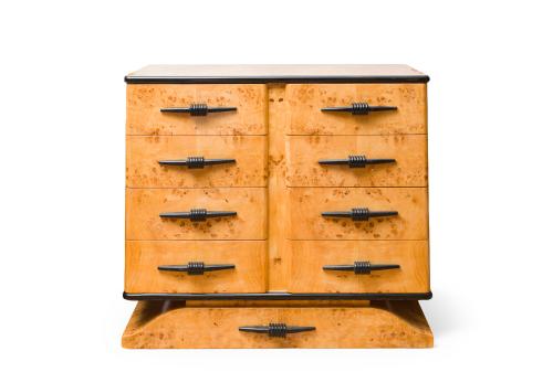 Cómoda estilo Art-Decó, s. XXEn madera chapada en raíz de