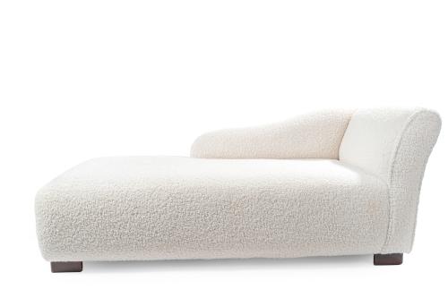 Chaise Longue en lana bouclé blanca. 