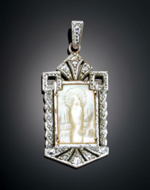 MEDALLA COLGANTE DE LA VIRGEN DEL PILAR EN PLATA Y NÁCAR