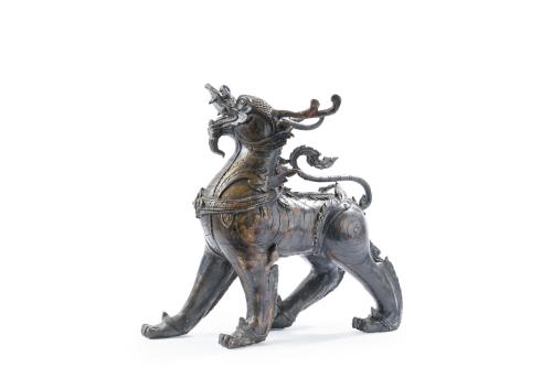 Drágon chino en bronce pavonado. S. XIX. 