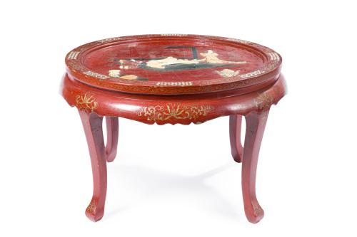 Mesa de centro, China, c. 1950En madera lacada en rojo ci