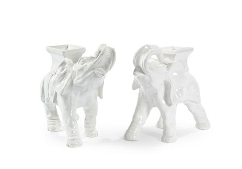 Pareja de elefantes en porcelana china blanca.