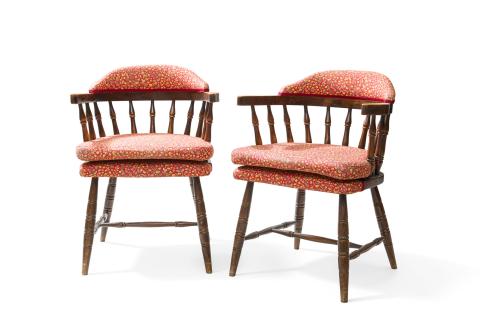 Pareja de sillas modelo Windsor, s. XXEn madera torneada 
