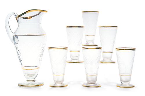 Cristalería formada por jarra y seis vasos altos en cristal