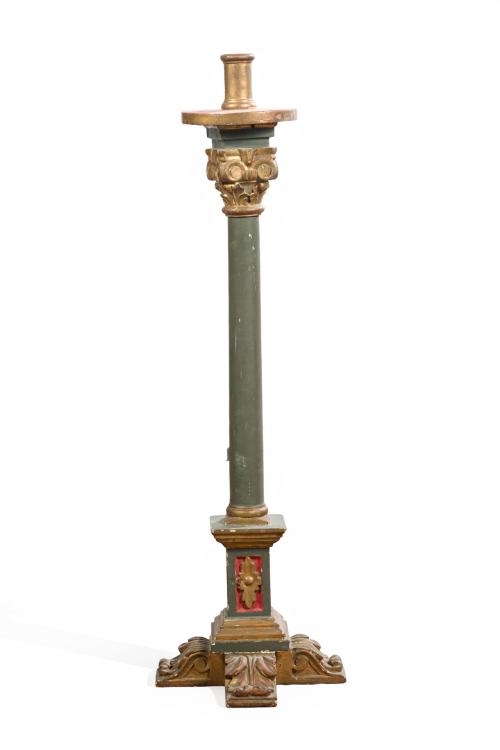 199   -  <p><span class="object_title">Lámpara de sobremesa  a modo de columna clásica en madera tallada, policromada y dorada. </span><br></p>