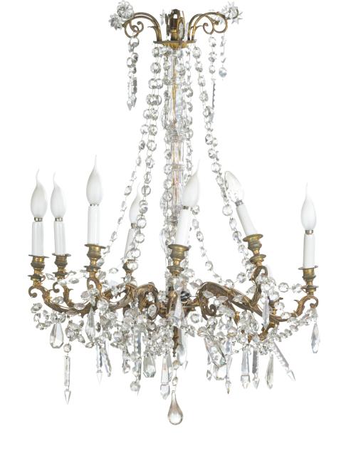 79   -  <p><span class="object_title">Lámpara de techo de 9 luces en metal dorado con decoración de cuentas, gotas, rostetas y prismas colgantes.<br/></span><br></p>