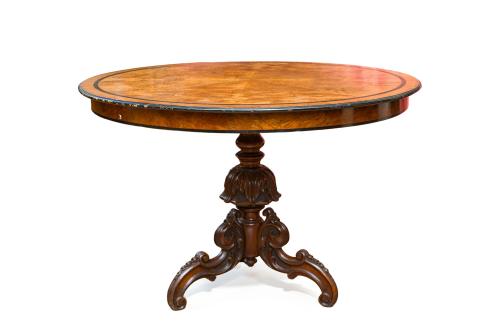 Mesa velador isabelina, España, ff. s. XIXEn madera, apoy