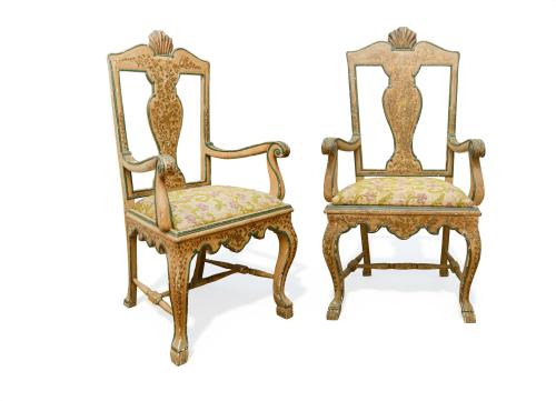 Pareja de sillas de brazos estilo Reina Ana, España s. XIX