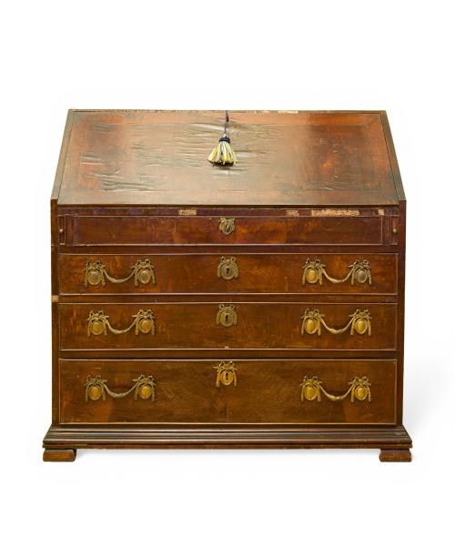 Bureau inglés en madera chapeada, s. XXTapa abatible, esc