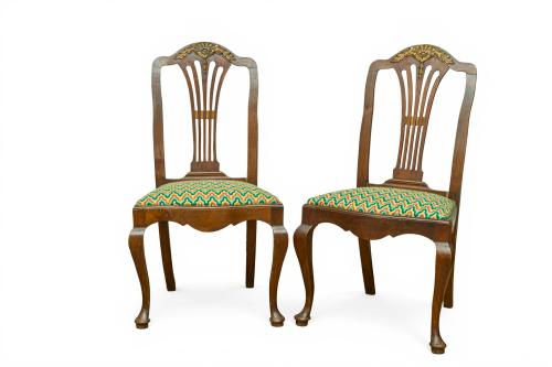 Pareja de sillas estilo Reina Ana En madera, respaldo alt