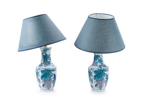 Pareja de lámparas de sobremesa en porcelana azul y blanca