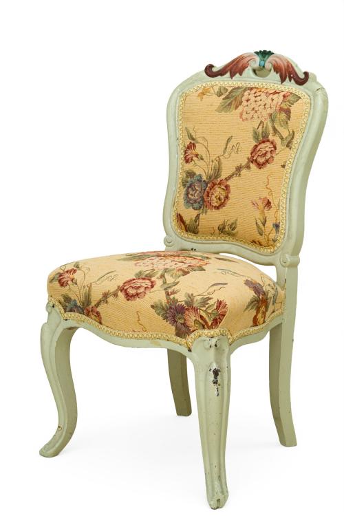 Silla estilo Luis XVEn madera pintada en blanco, patas ca