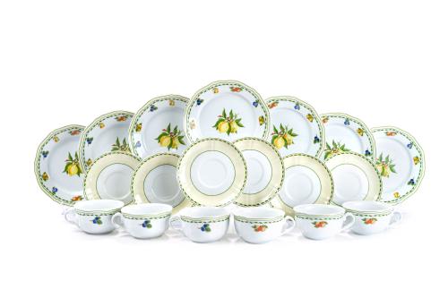 Juego para desayuno en porcelana alemana con decoración de 