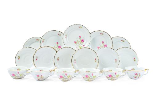 Juego de té en porcelana de Santa Clara. Decoración esmal