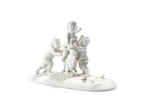 Centro de biscuit europeo de Volkstedt, c. 1900. Representa