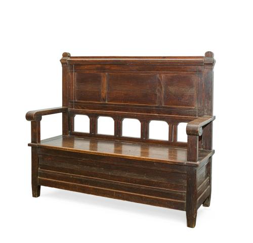 Banco arcón, España, ppios. S. XXEn madera de castaño, re