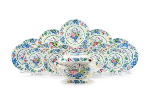 MASON'S INGLATERRA, S. XXVajilla en en porcelana esmaltad