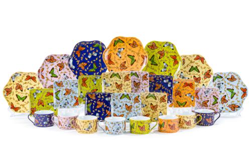 Juego de 12 tazas de café con sus platos y 10 platos de mer