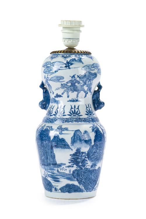 Lámpara de sobremesa a partir de jarrón en porcelana china 