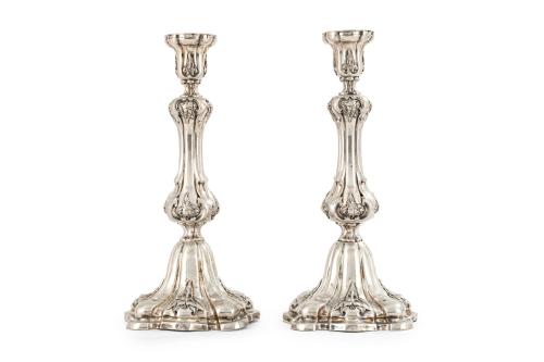 Pareja de candeleros en plata inglesa punzonada, c. 1900F