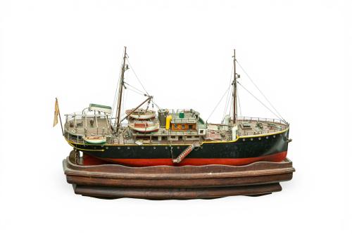 Maqueta de barco de vapoor mercante de principios del s. XX