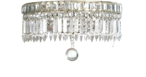 462   -  <p><span class="object_title">Lámpara plafón en cristal tallado con decoración de prismas facetadas y esfera colgante. </span><br></p>