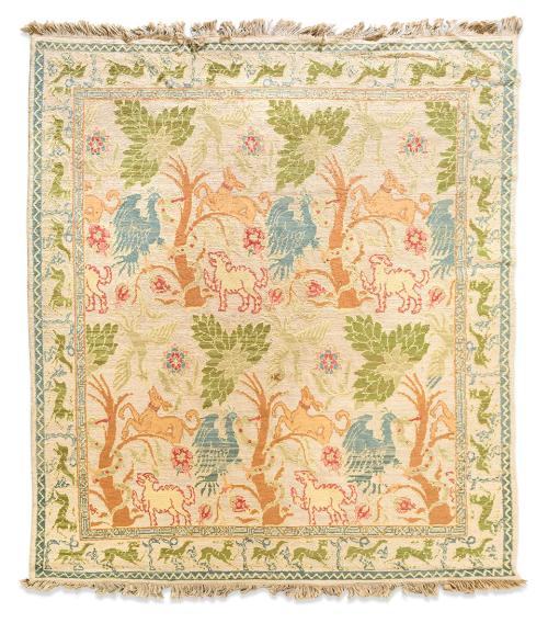 107   -  <p><span class="object_title">Alfombra en lana diseño Cuenca, Fundación de Gremios, c. 1950<br/>Con decoracion de animales en tonos beige, azul y verde</span><br></p>