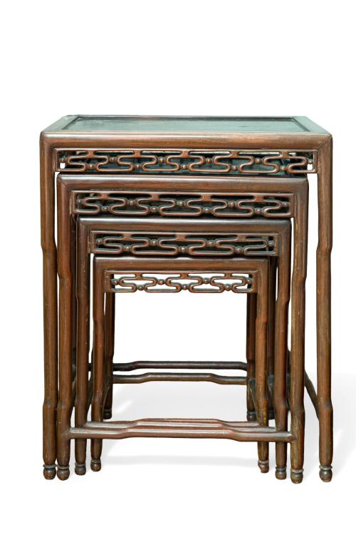 12   -  <p><span class="object_title">Juego de 4 mesas nido de estilo oriental en madera. </span></p>